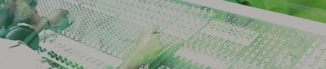 izotope insight 2 plugin, müzik prodüktörü miks masasında 