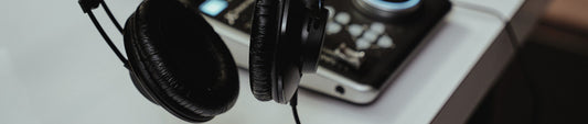 Müzik Eğitimi alırken nelere dikkat etmeli? Online kurs alırken kullanılan kulaklık ve mikser