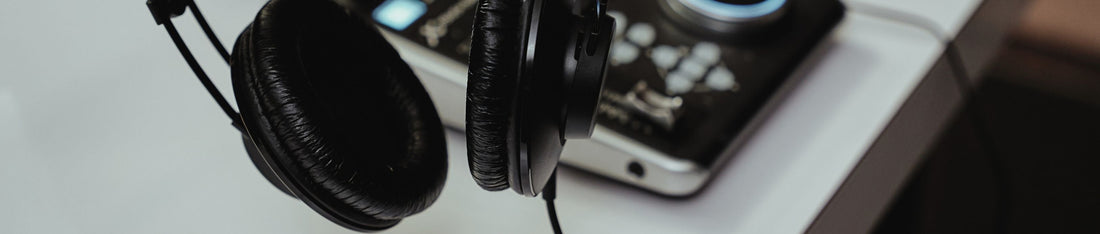 Müzik Eğitimi alırken nelere dikkat etmeli? Online kurs alırken kullanılan kulaklık ve mikser